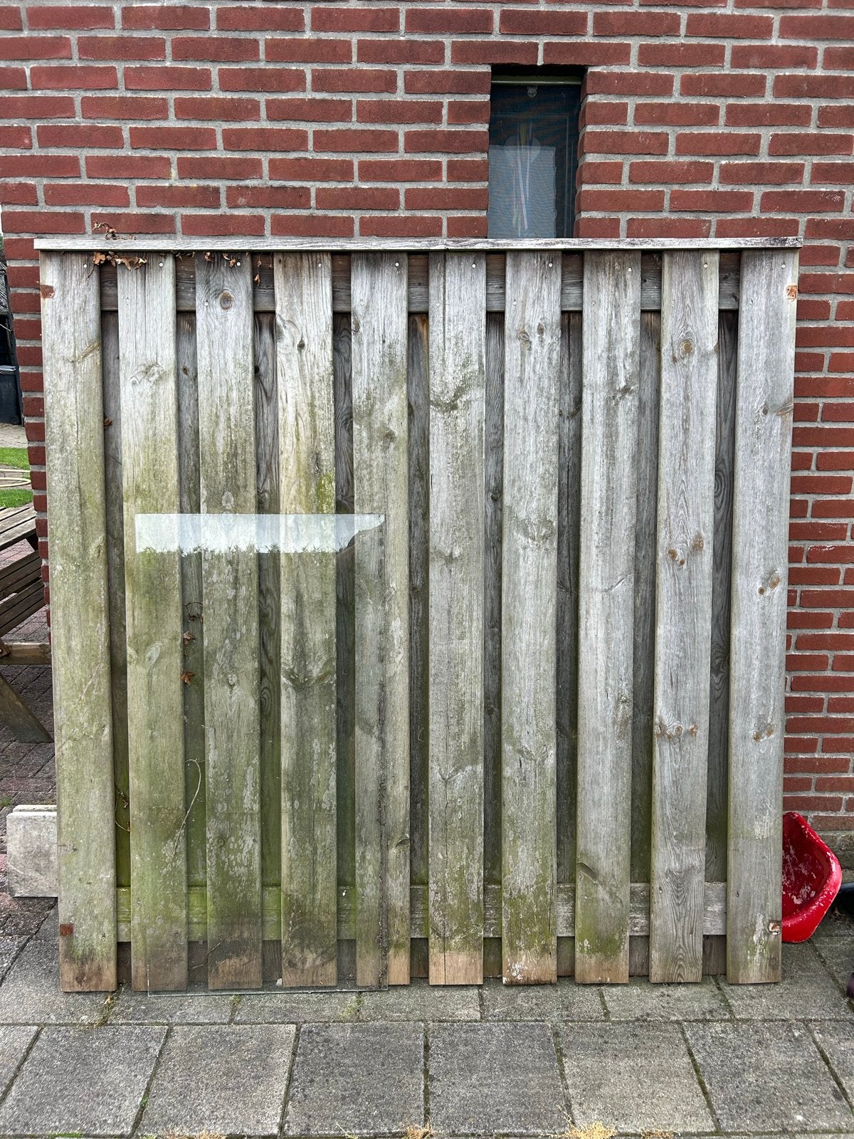Houten schuttingdelen met betonpalen en onderplaten, Tuin en Terras, Ophalen, Minder dan 3 meter, Hout, 1 tot 2 meter