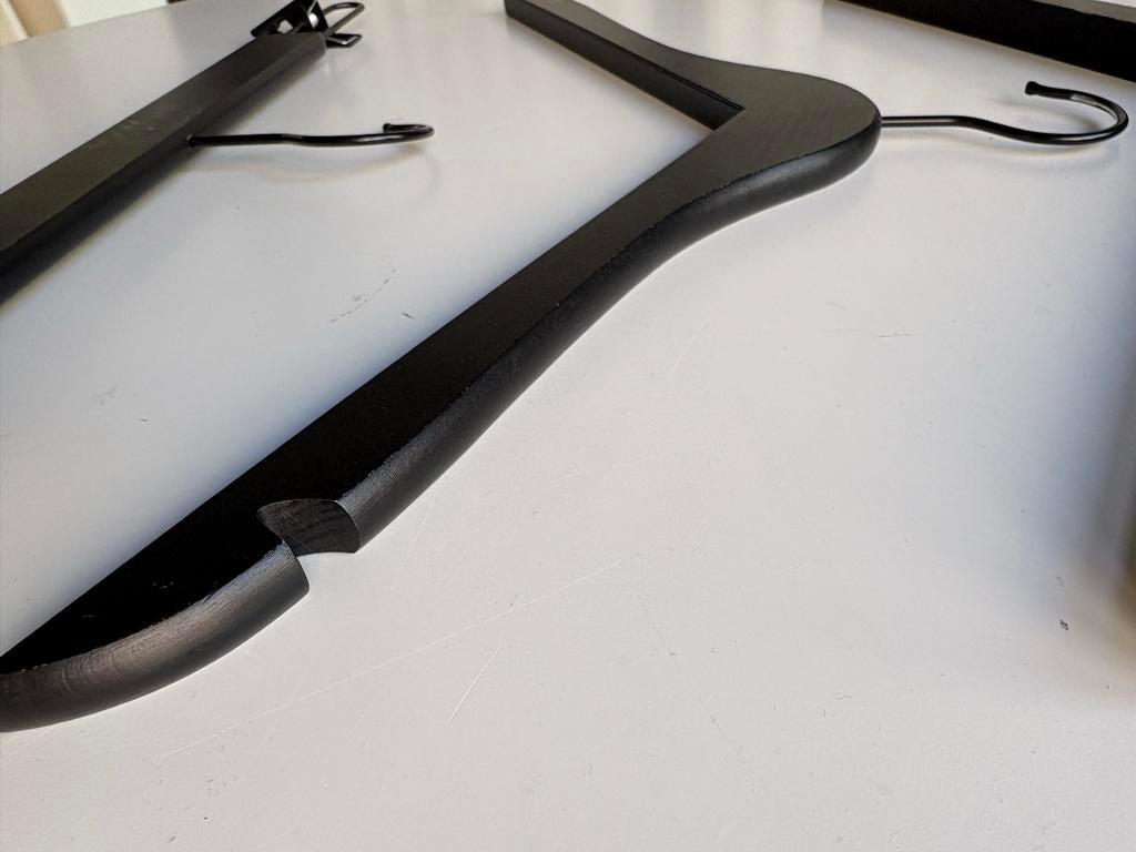 Zwarte houten kledinghangers met zwarte haak div. formaten, Ophalen, Gebruikt, Hout, Volwassenen