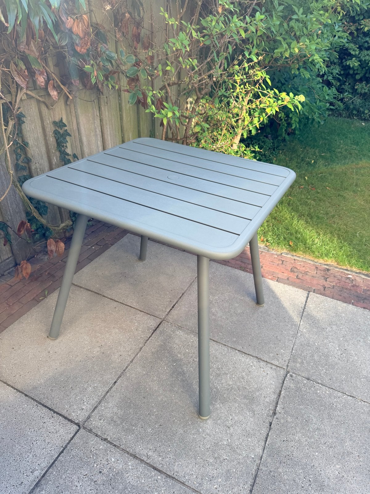 Fermob Luxembourg tafel 80x80 rozemarijn aluminium, Ophalen, Gebruikt, Vierkant, Aluminium