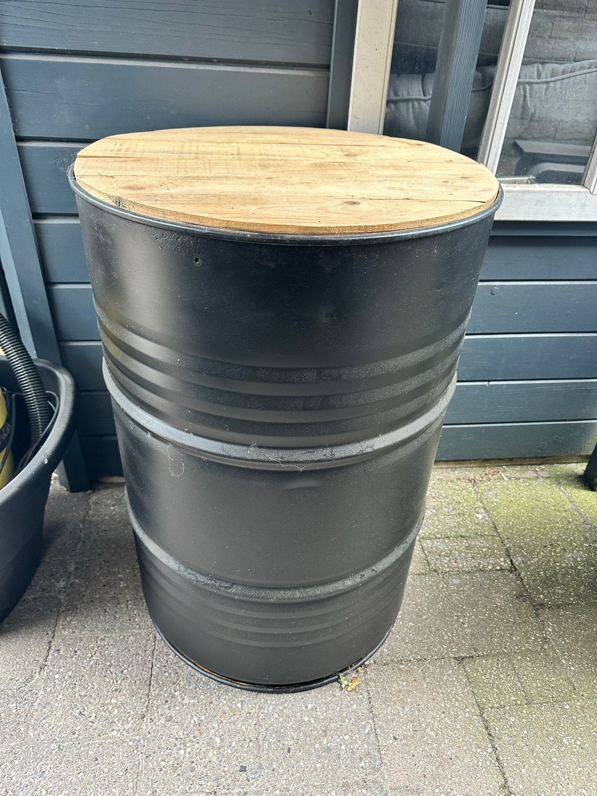 Statafel van olievat met houten blad, Huis en Inrichting, Tafels | Statafels, Ophalen, Zo goed als nieuw