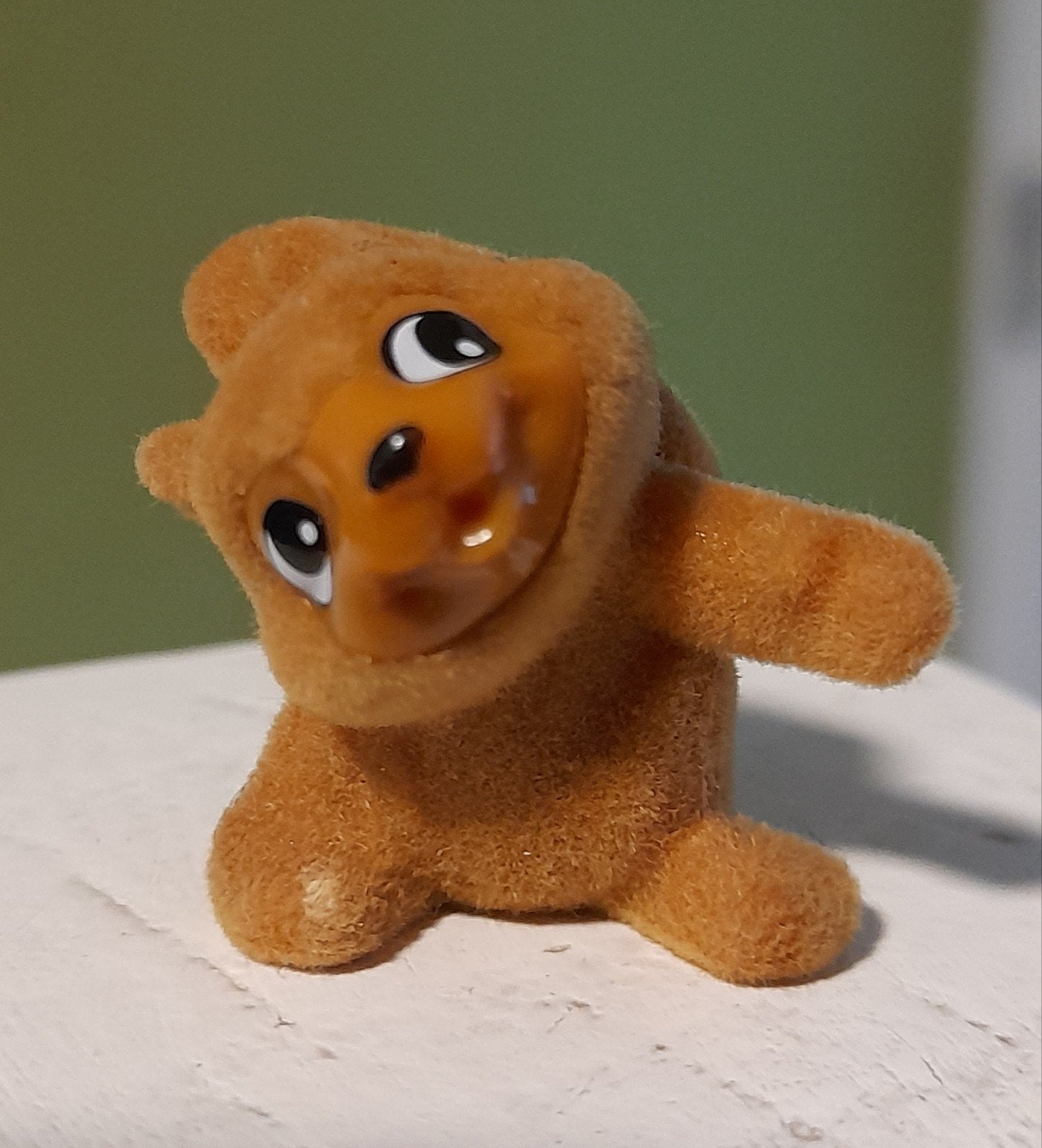 Schattige bruine knuffel aapje - Kinder Surprise, Ophalen of Verzenden, Zo goed als nieuw