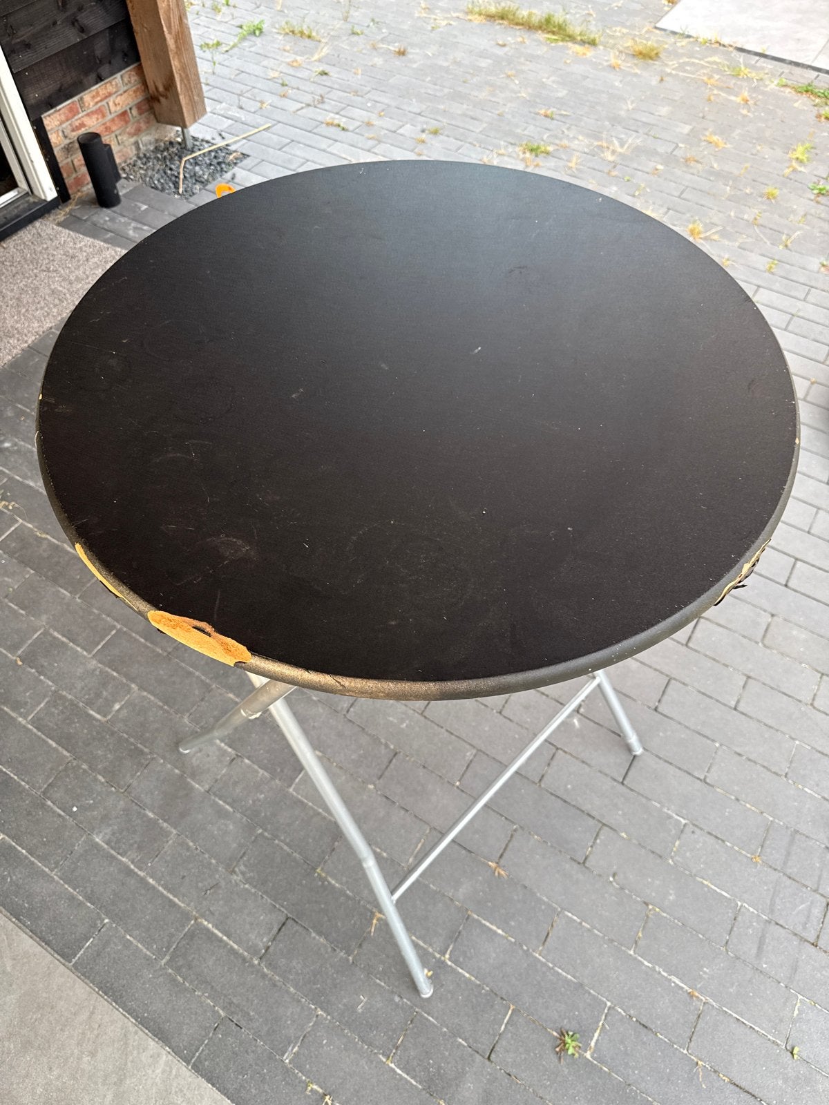 Stevige ronde tafel met lichte beschadiging, Ophalen, Gebruikt, Rond, Overige houtsoorten