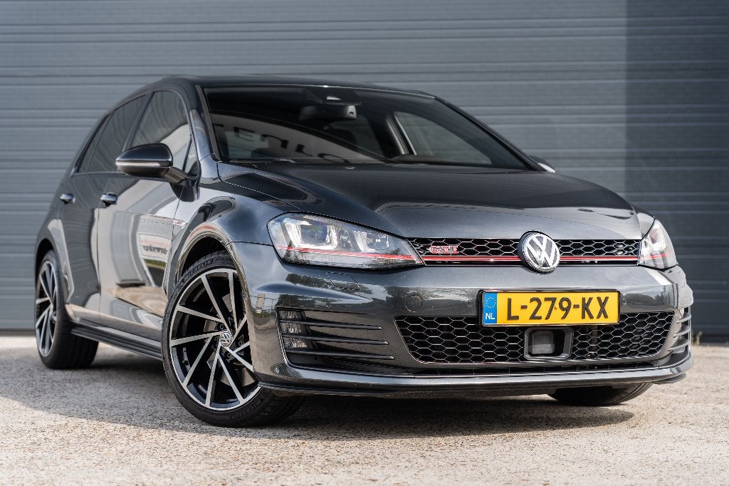 Volkswagen Golf 2.0 TSI 169KW 5D DSG 2016 Grijs, Dealer onderhouden, Stof, 4 cilinders, 1324 kg