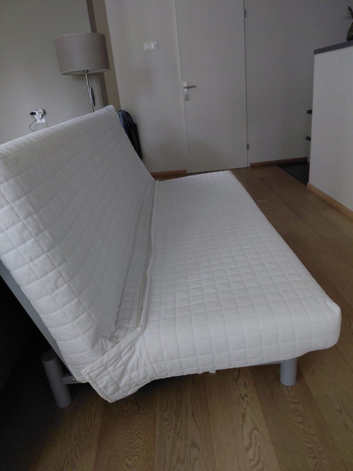 Slaapbank met 2 latex matrassen, makkelijk opklapbaar, Huis en Inrichting, Ophalen, Gebruikt, Tweepersoons, 140 cm