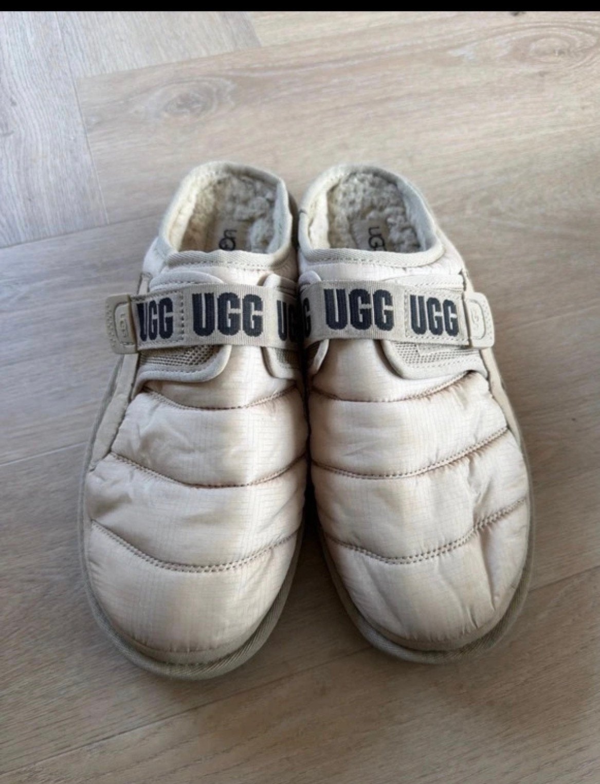 Ugg sloffen maat 43, Overige kleuren, Ophalen of Verzenden, Zo goed als nieuw, Pantoffels of Sloffen