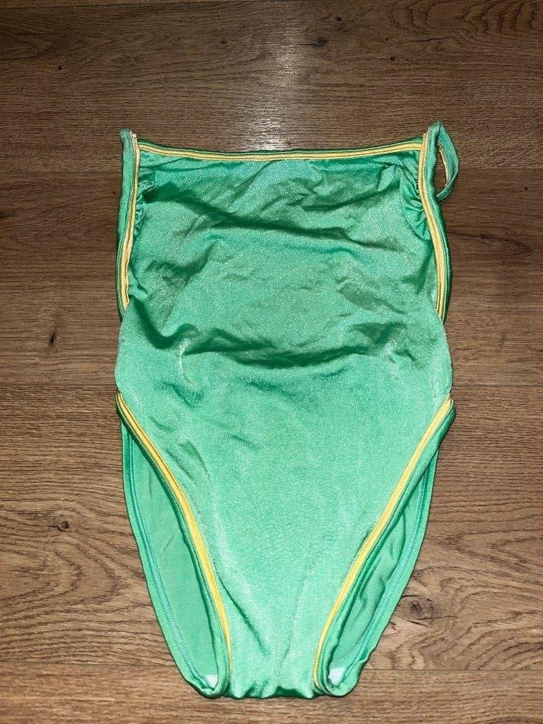 Appeltjes- groen badpak met gele strepen, S, nieuw, Kleding | Dames, Badpak, Ophalen of Verzenden, Groen, Beti Metlika