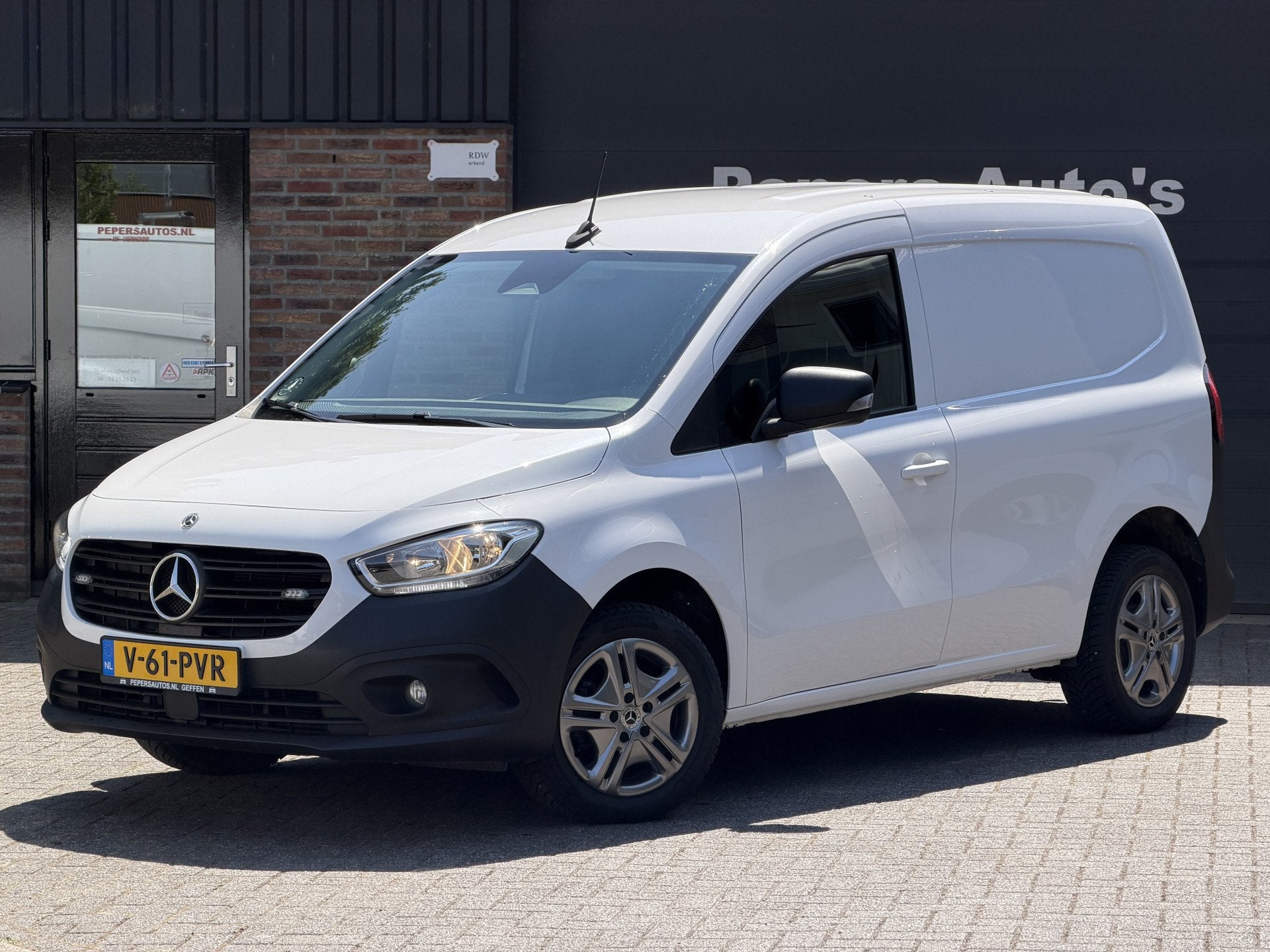 Mercedes-Benz Citan 110 L1 Pro Benzine MBUX - Trekhaak - Air, Auto's, Voorwielaandrijving, Gebruikt, Euro 6, 4 cilinders