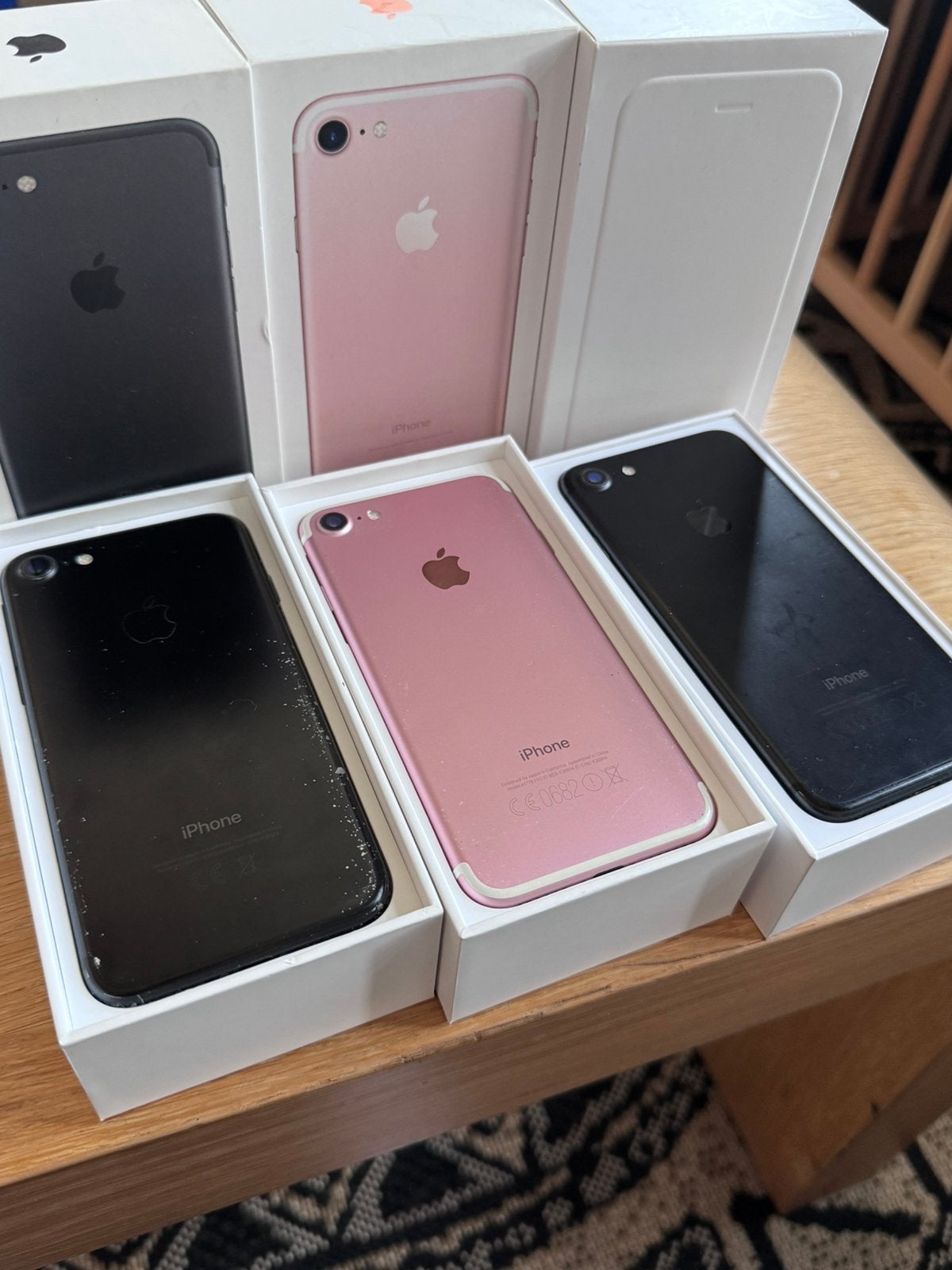 3x Apple iPhone 7 128gb & 32gb, Telecommunicatie, Mobiele telefoons | Hoesjes en Frontjes | Apple iPhone, 1 park way apple, Ophalen of Verzenden