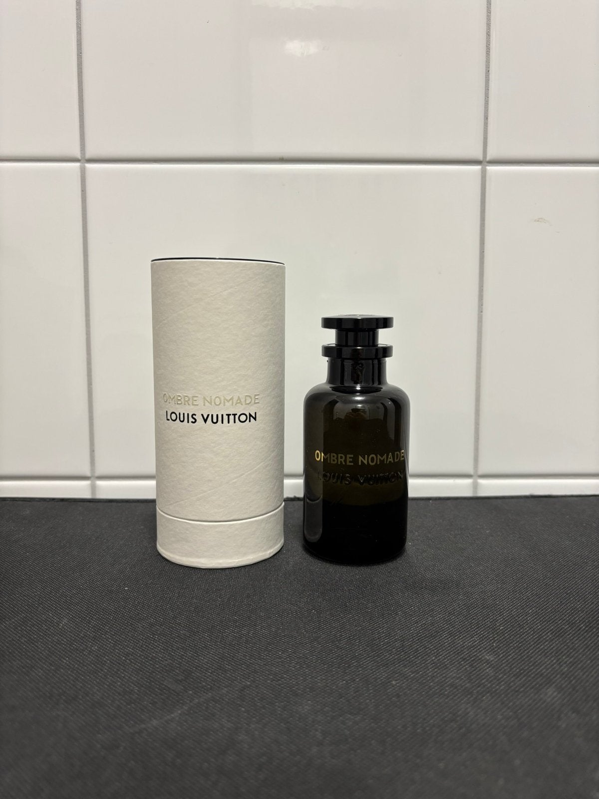 Louis Vuitton Ombre Nomade Eau de Parfum 100ML, Sieraden, Tassen en Uiterlijk, Verzenden, Nieuw
