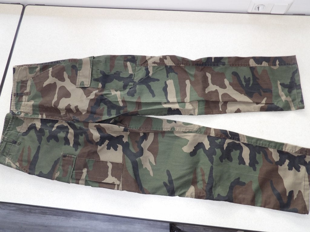 in nette staat camouflage broek maat X-Small, Ophalen of Verzenden, Zo goed als nieuw, Maat 46 (S) of kleiner, Groen