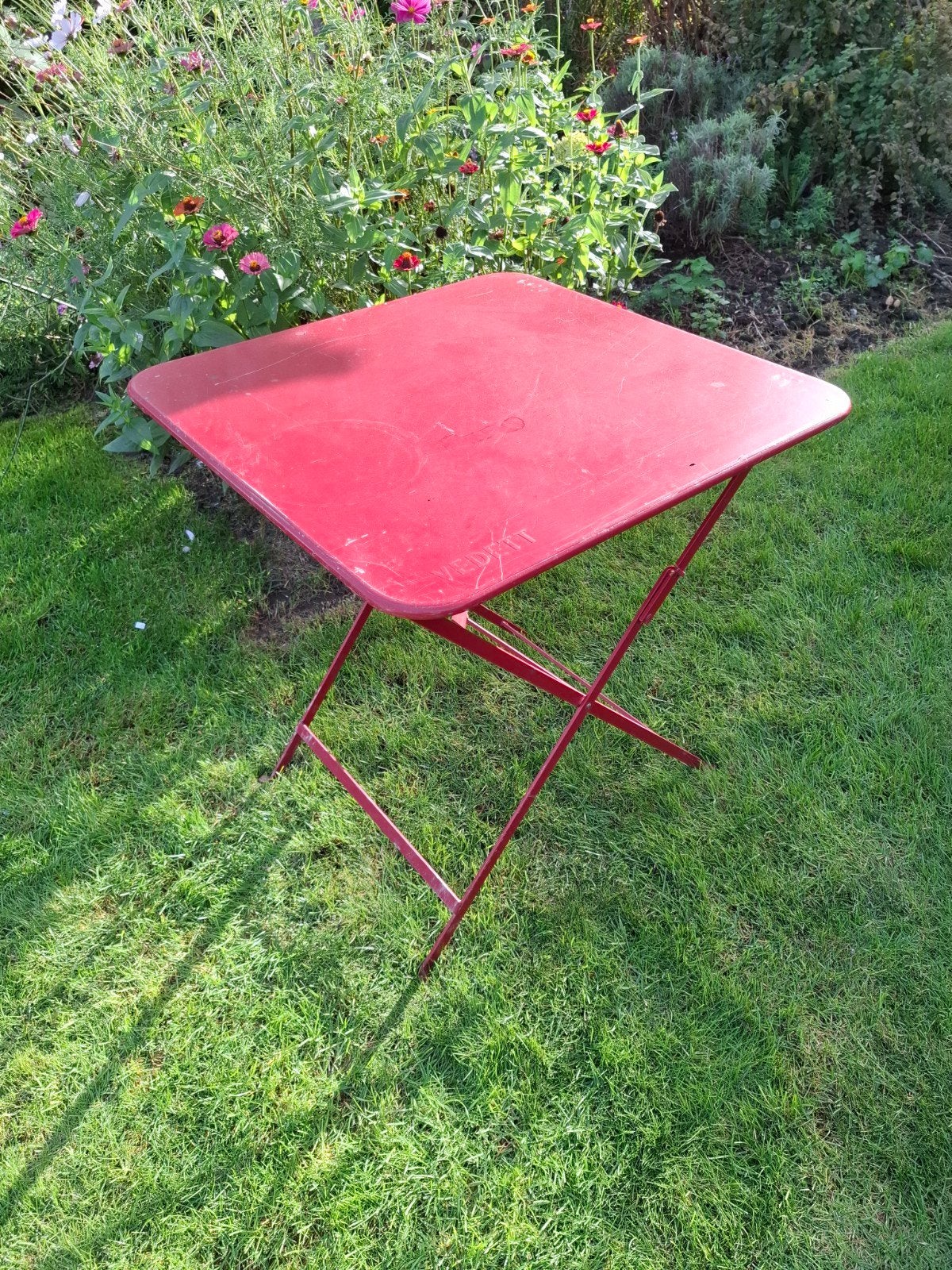 Vintage Vedett Klaptafel - Zwaar IJzeren Design, Tuin en Terras, Ophalen of Verzenden, Gebruikt, Vierkant, Metaal