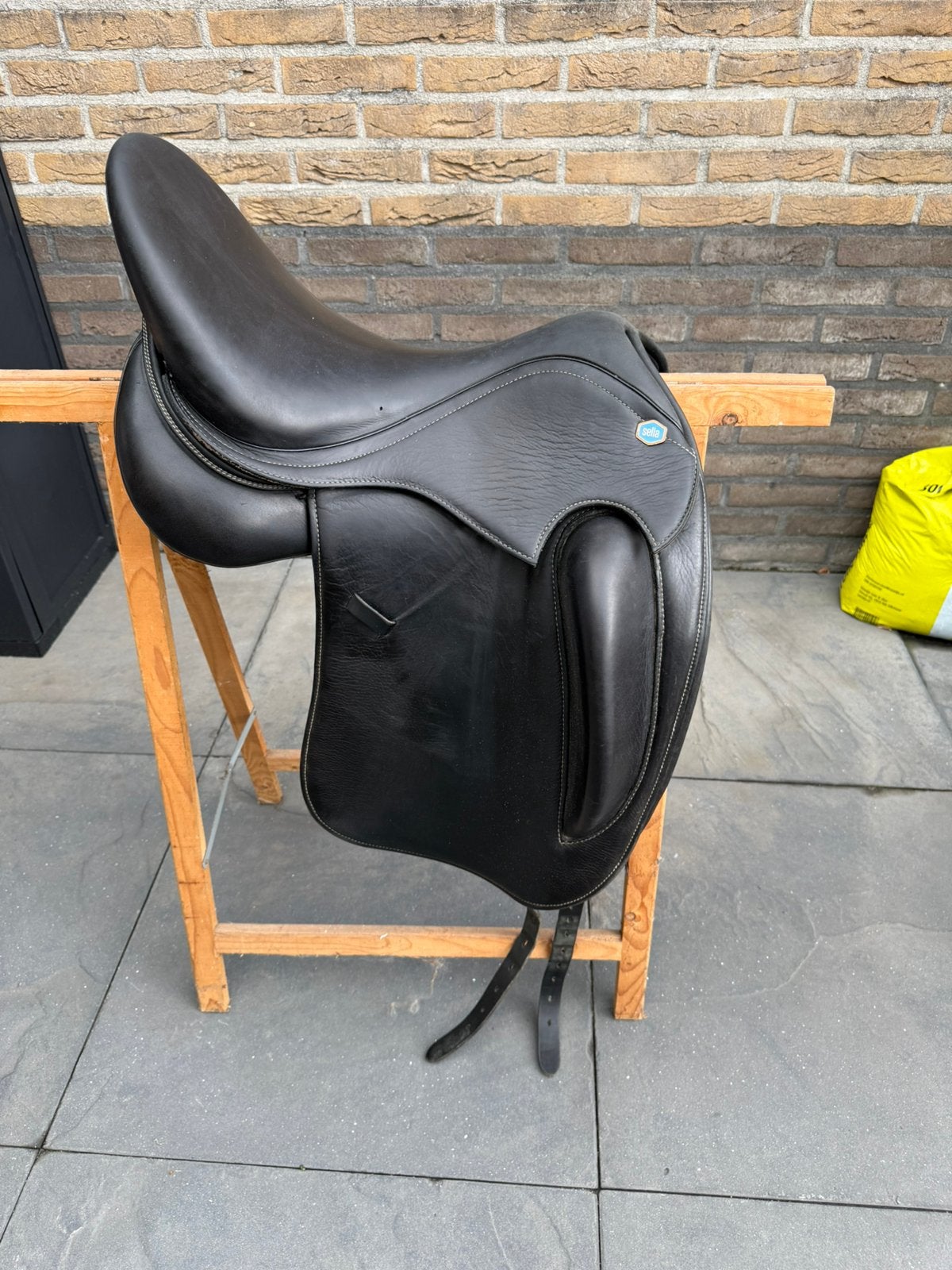 Dressuurzadel Sella impara 17,5 inch, Dieren en Toebehoren, Ophalen, Gebruikt, Dressuur, Inclusief zadelhoes
