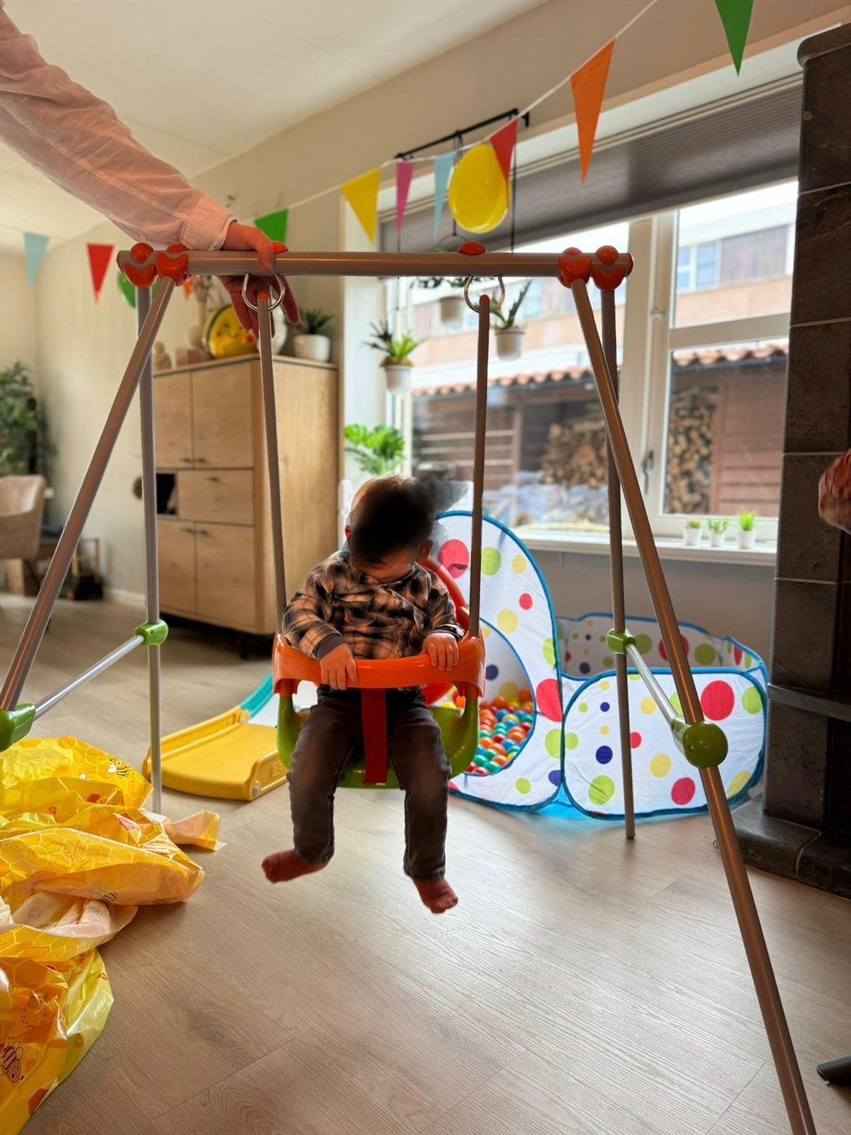 Babyschommel, Ophalen, Zo goed als nieuw, Schommel