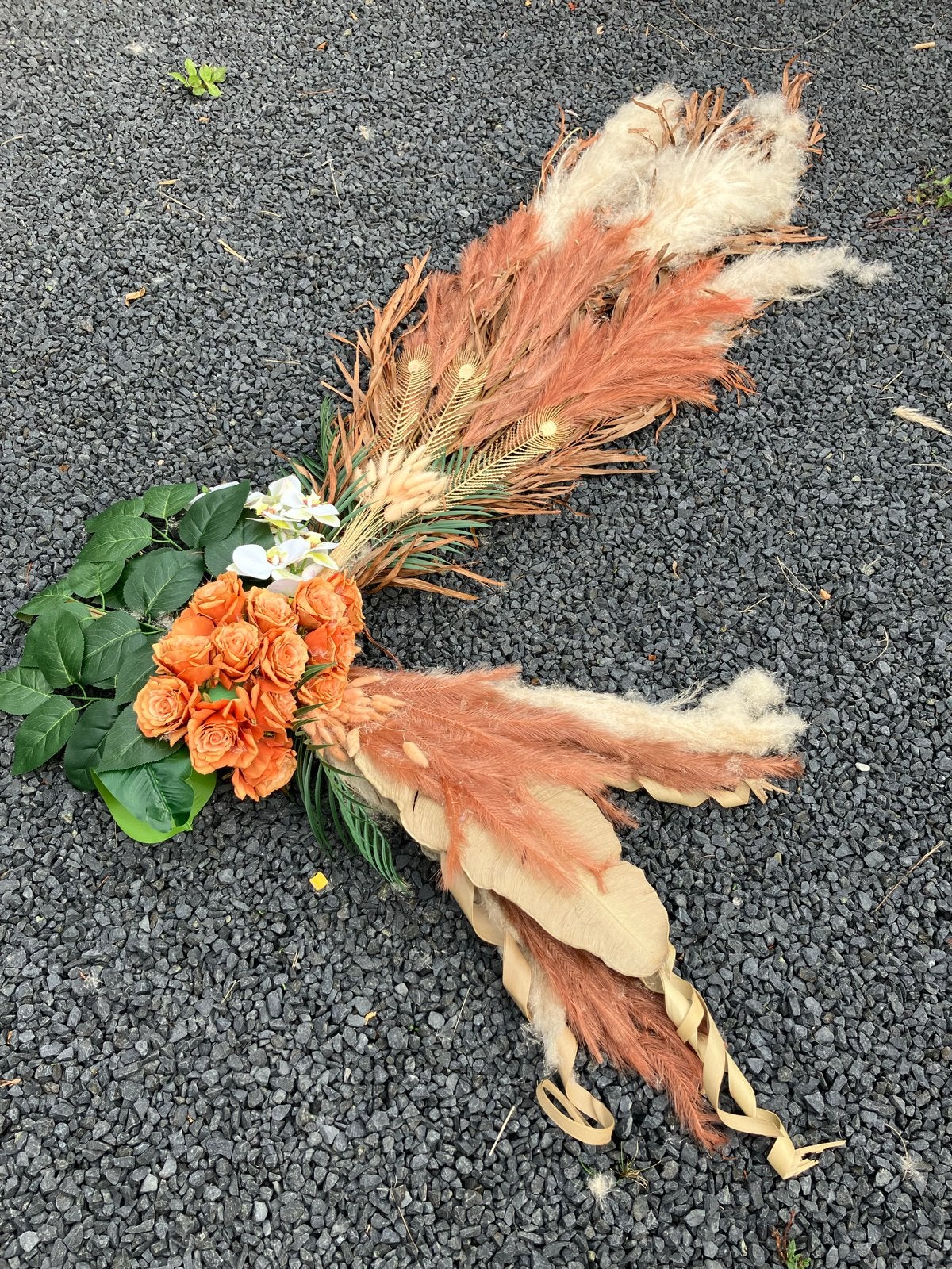 Trouwen bruiloft Bloemen Decoratie met Pampasgras en Rozen, Hobby en Vrije tijd, Feestartikelen, Ophalen, Zo goed als nieuw, Versiering