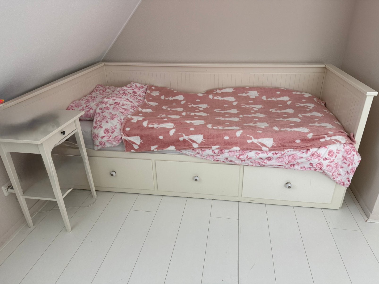Hemnes Ikea bed bank bureau kledingkast nachtkastje, 85 tot 100 cm, Gebruikt, 180 cm of meer, Ophalen