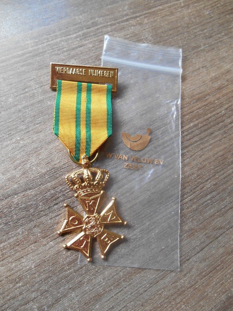 Vierdaagse medaille 2de keer, Verzamelen, Militaria | Algemeen, Ophalen of Verzenden, Landmacht, Nederland, Lintje, Medaille of Wings