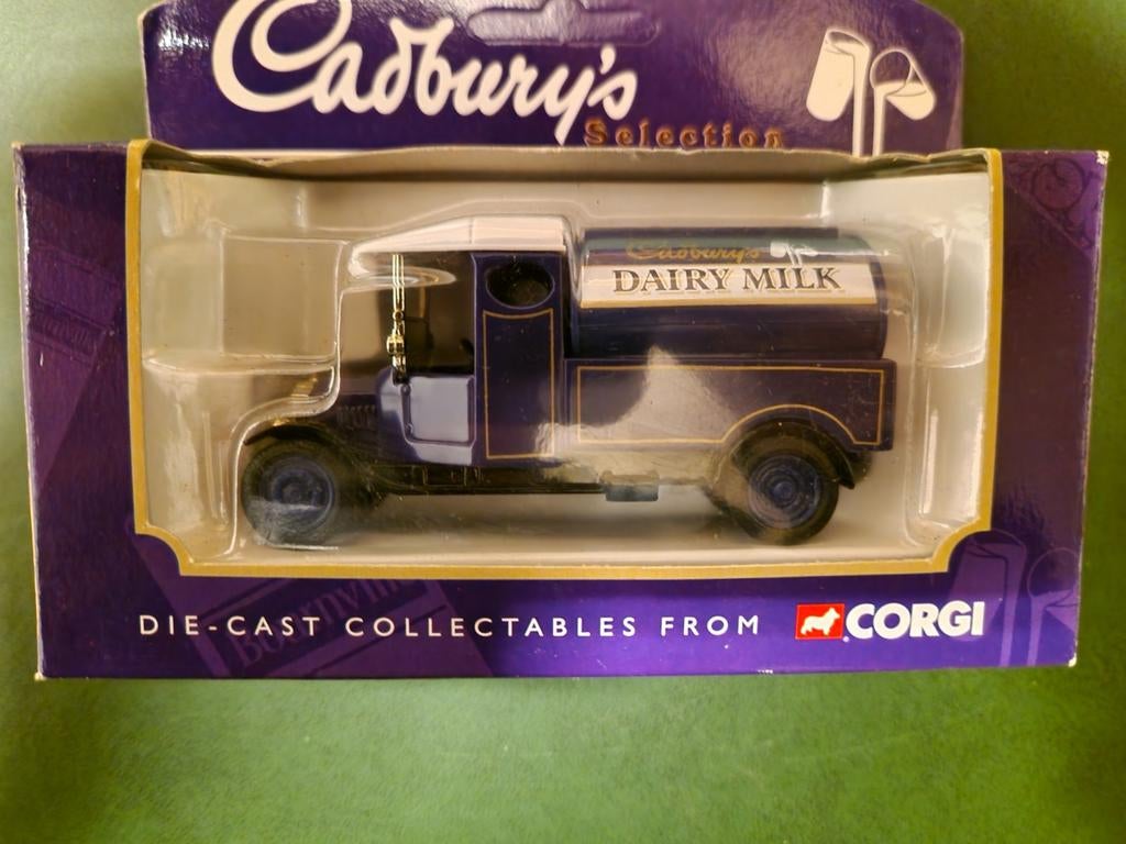 Corgi dairy Milk Cadbury, Ophalen of Verzenden, Zo goed als nieuw, Auto, Corgi