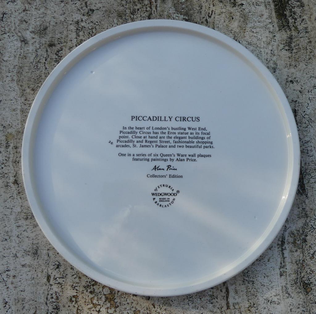 Wedgwood Piccadilly Circus Alan Price Queens Ware Collection, Keramiek, Nieuw, Ophalen of Verzenden, Bord(en)