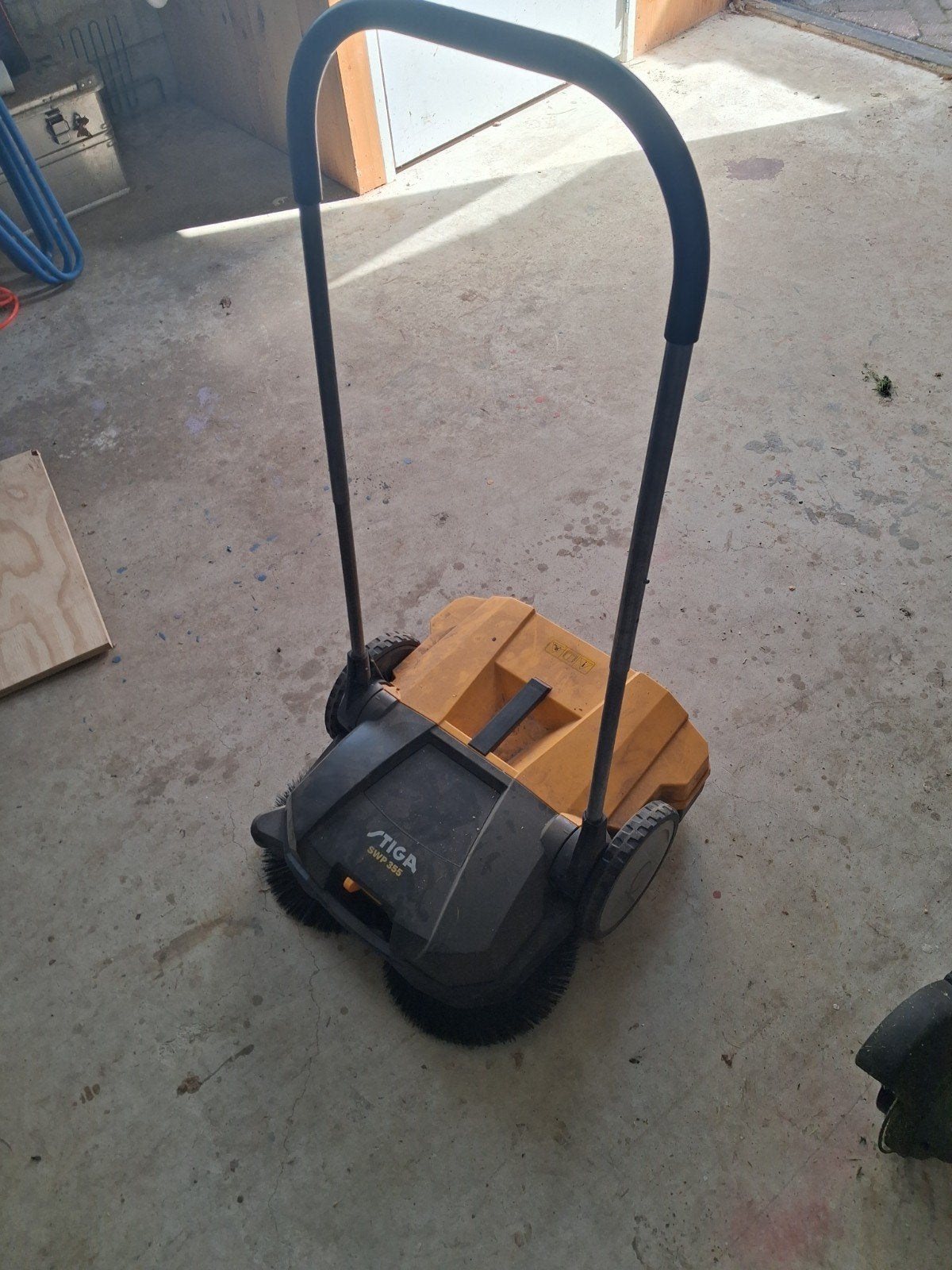 Stiga SWP 355 Handveegmachine - Zo goed als nieuw, Doe-het-zelf en Verbouw, Reinigingsmachines, Ophalen of Verzenden, Zo goed als nieuw