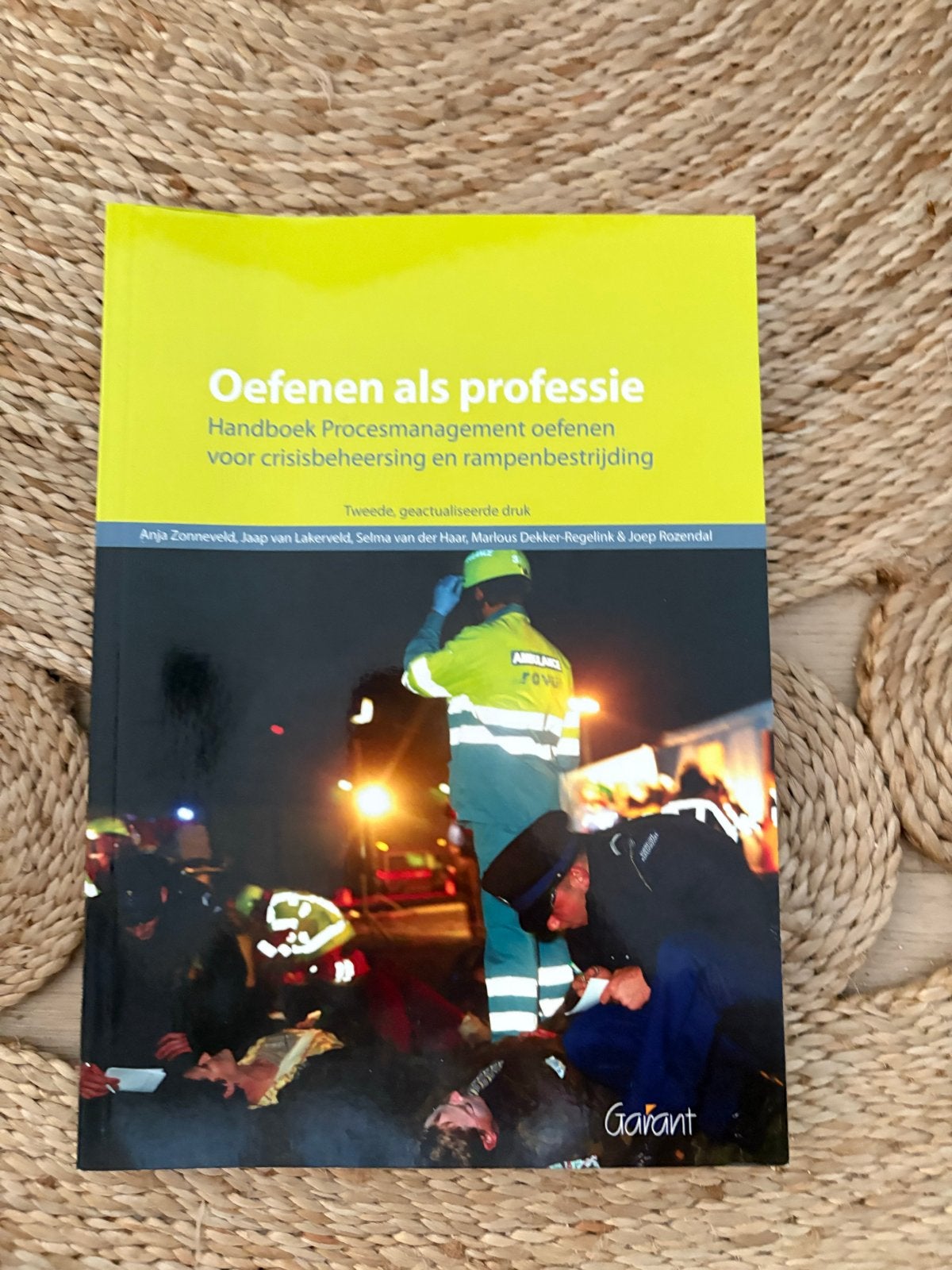 Oefenen als professie: Handboek crisisbeheersing, Ophalen of Verzenden, Gamma, Zo goed als nieuw, HBO