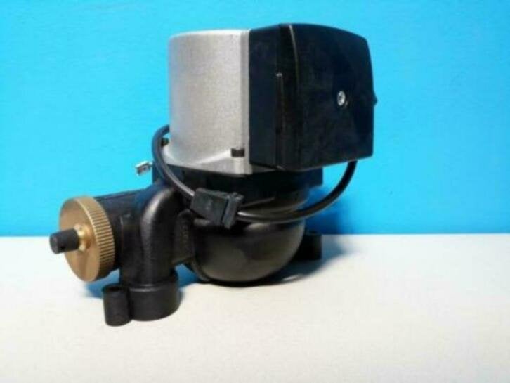 Cv pomp Vaillant VU-VUW 254-255 XE (grundfos) VP5 (161083), Niet ingevuld, Cv-ketel of Combi-ketel, Niet ingevuld, Nieuw