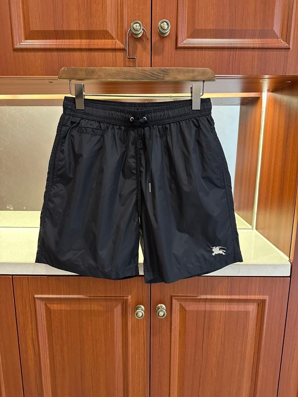 Moncler en burberry short, Ophalen of Verzenden, Overige maten, Zwart