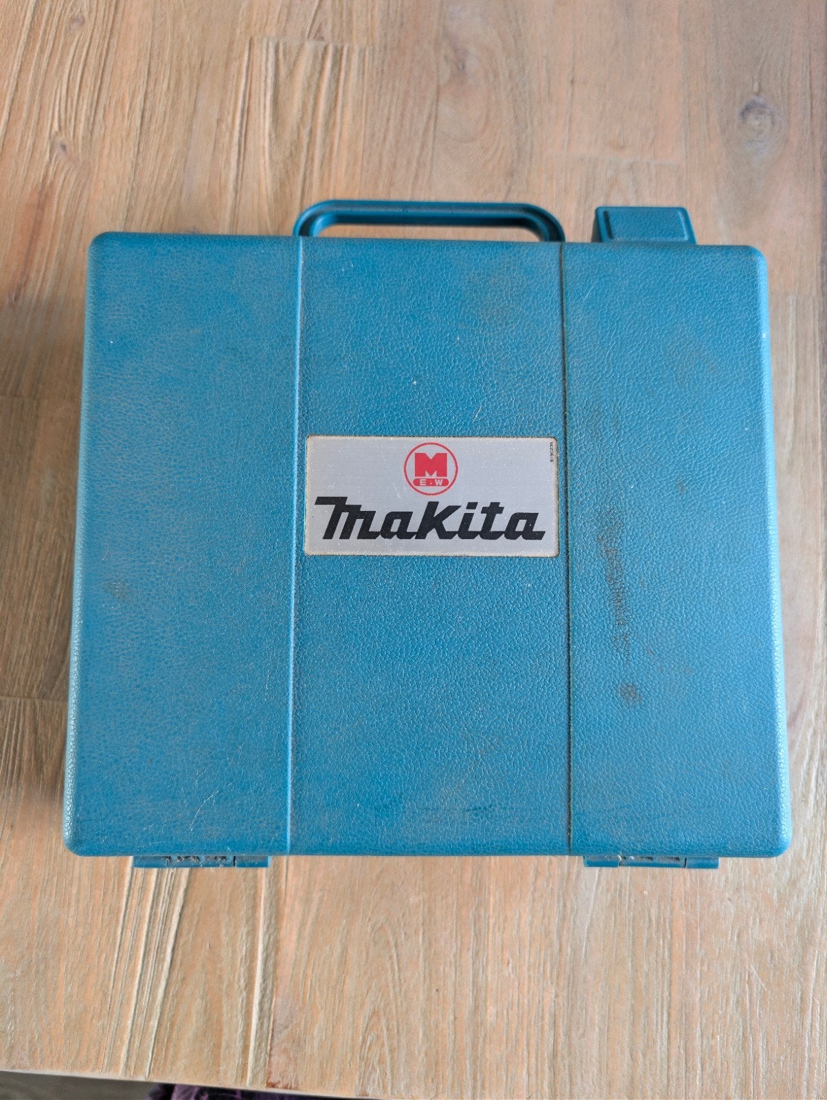 Makita schroef-/boormachine met oplader en koffer, Ophalen of Verzenden, Gebruikt, Minder dan 400 watt, Boormachine
