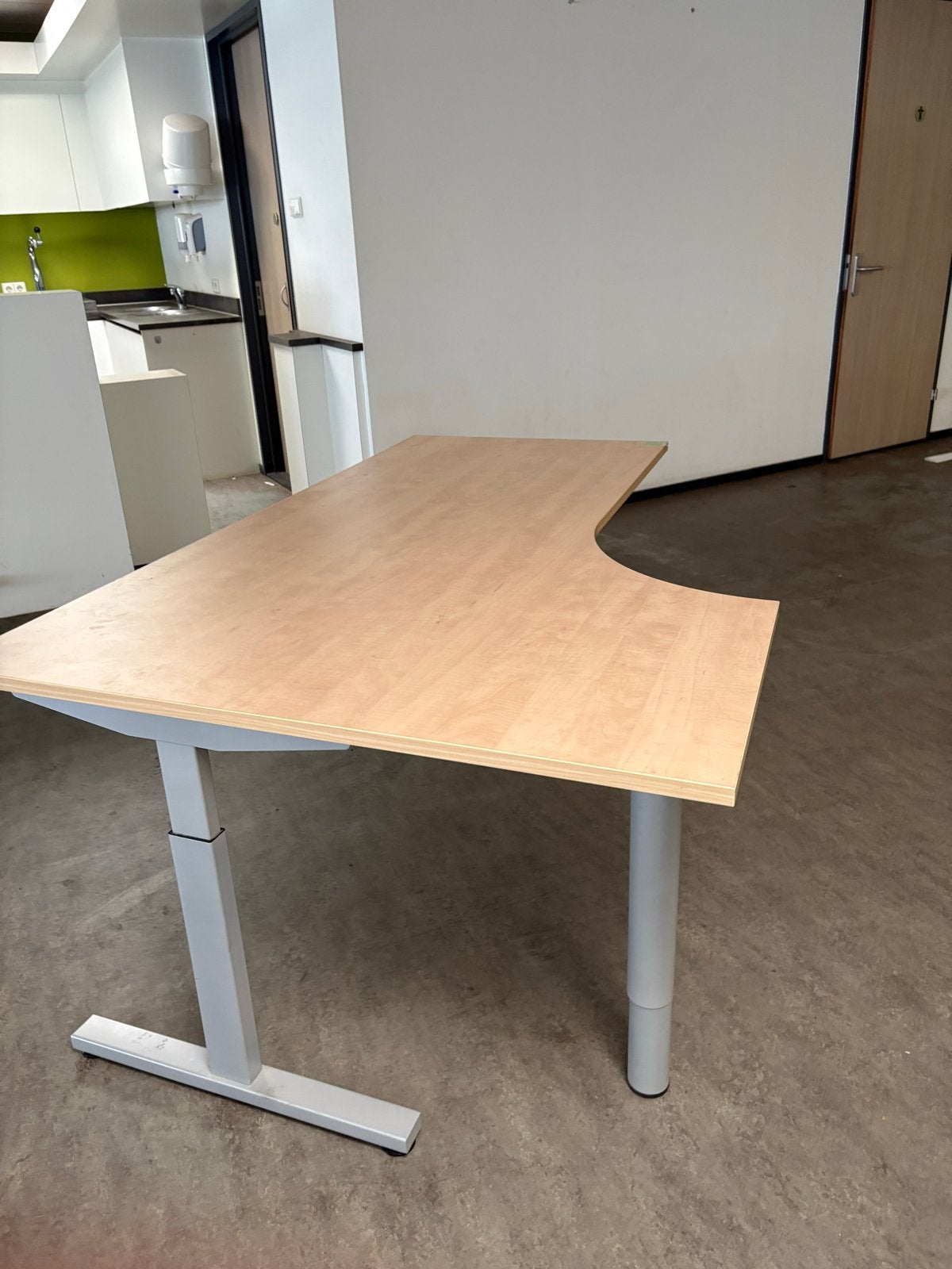 Hoekbureau in hoogte verstelbaar - Gebruikt, Ophalen, Gebruikt, Spaanplaat of MDF, Hoekbureau