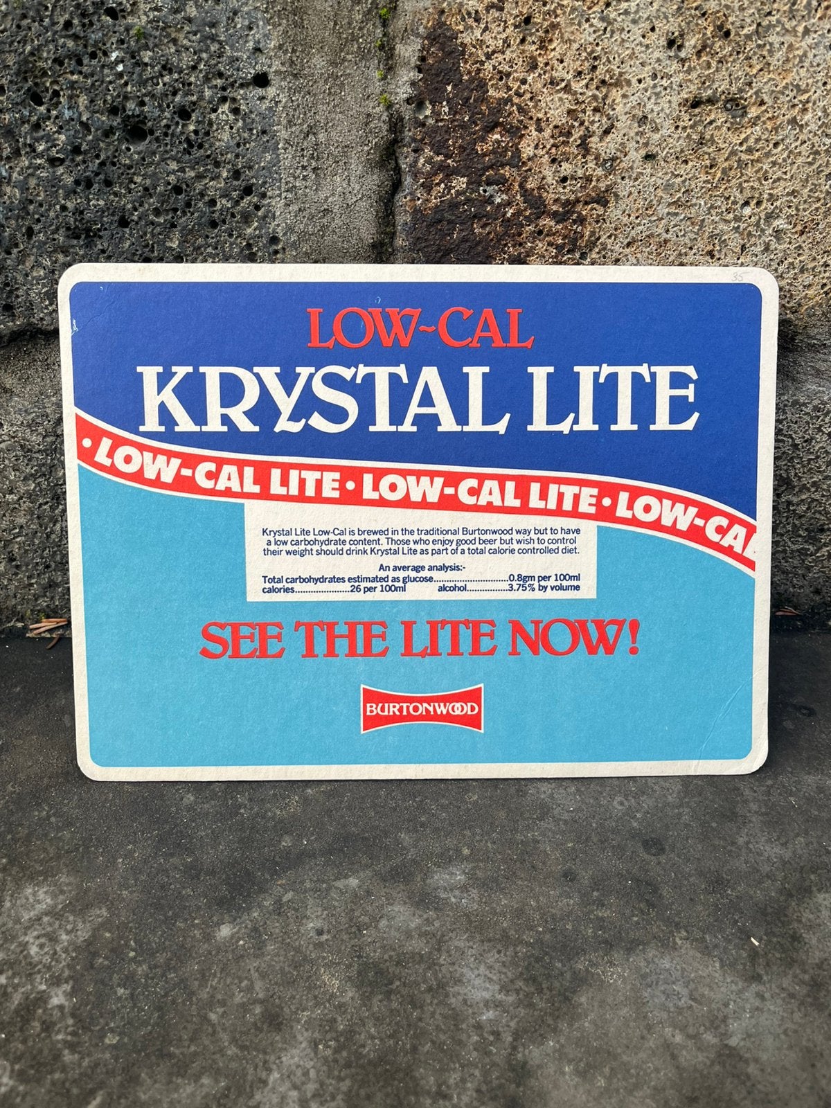 Vintage Burtonwood Kristal Lite Low-Cal reclamebord, Verzamelen, Biermerken, Ophalen of Verzenden, Zo goed als nieuw, Reclamebord, Plaat of Schild