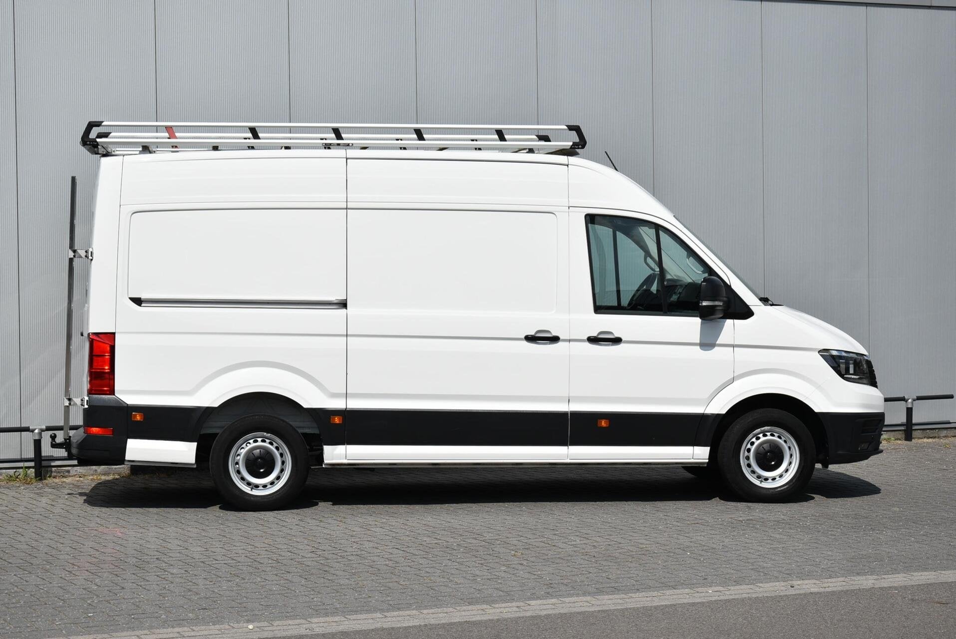 Volkswagen Crafter 2.0 TDI L3H3 Airco Imperial Trekhaak PDC, Stof, Gebruikt, Euro 6, 4 cilinders
