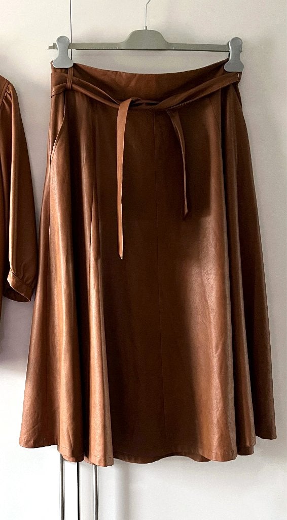 🌻Mooie cognac bruine rok van Caroline Biss 42 44, Kleding | Dames, Bruin, Maat 42/44 (L), Ophalen of Verzenden, Zo goed als nieuw