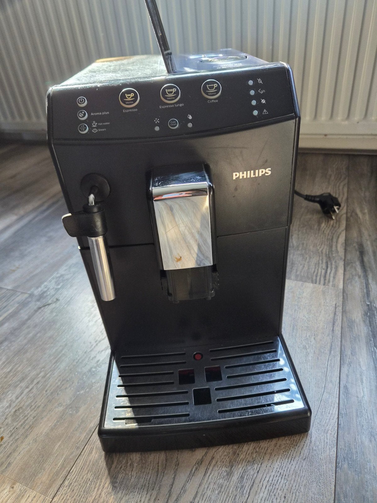 Philips Saeco HD8827 bonenautomaat - defect waterlekkage, Gebruikt, Koffiemachine, 4 tot 10 kopjes, Afneembaar waterreservoir