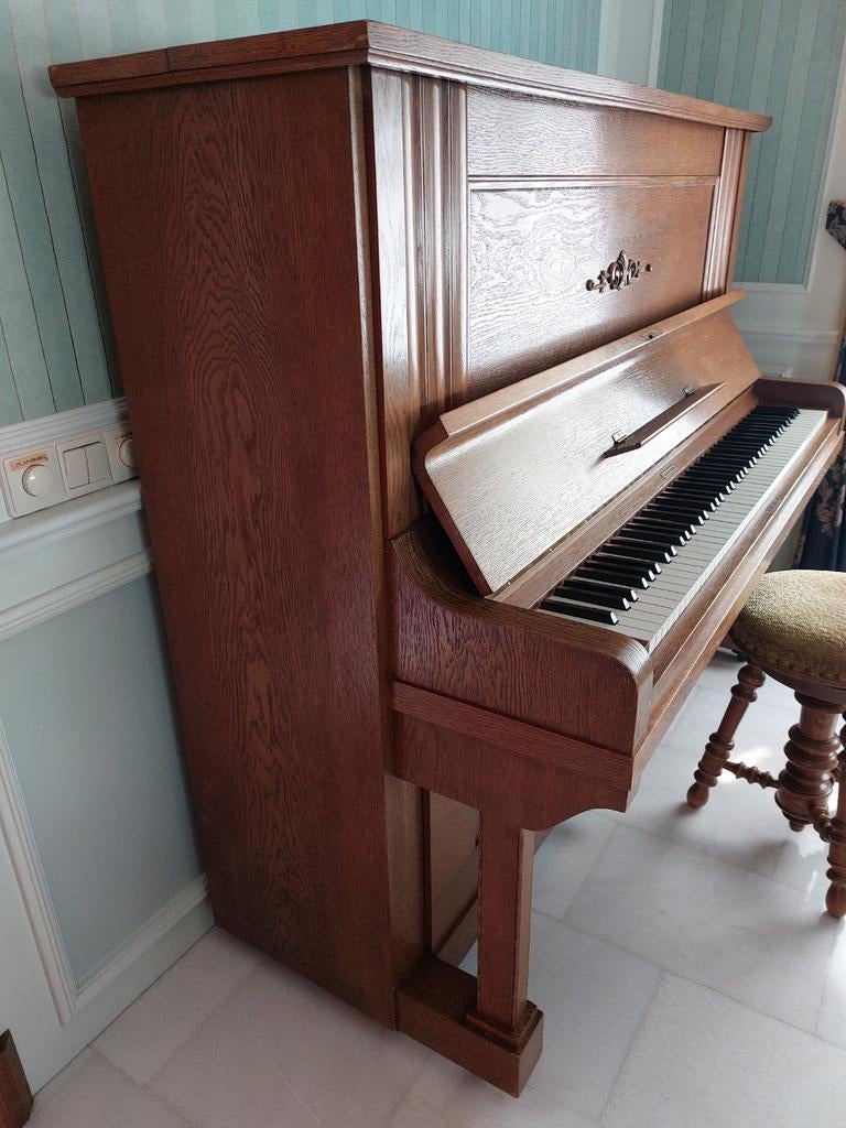 Mooie antieke piano. Bijna gratis!, Muziek en Instrumenten, Piano's, Ophalen, Gebruikt