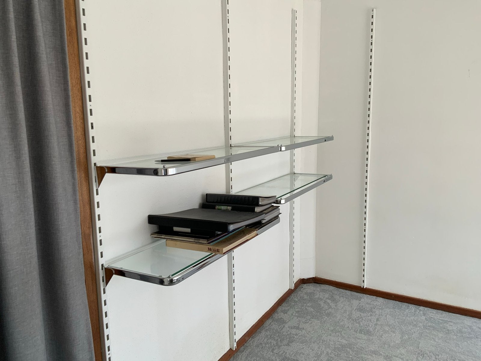 Complete winkelinventaris: stellingen, planken en kledingrek, Ophalen of Verzenden