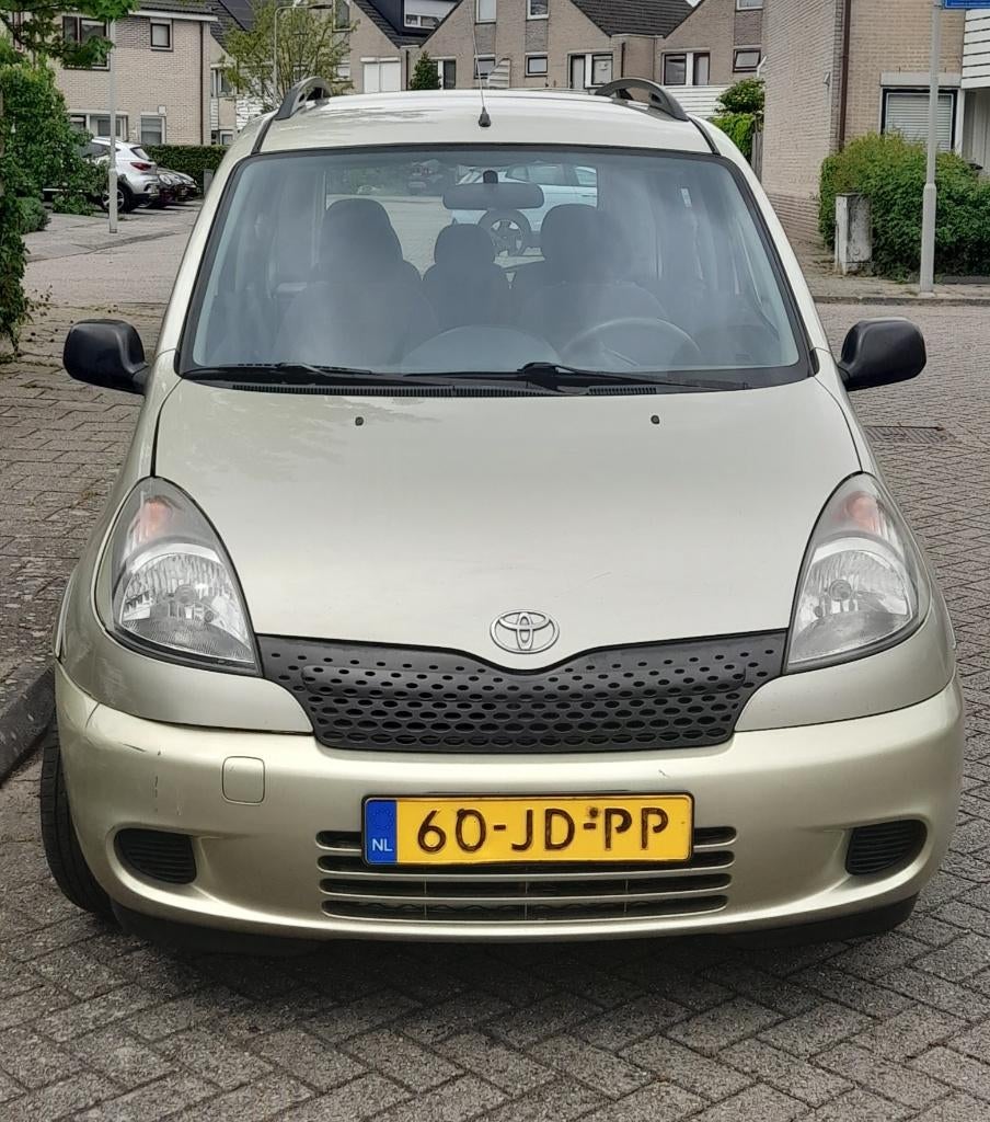 Toyota Yaris Verso 1.3 16V Vvti Linea SOL 2002 Beige, Auto's, Toyota, Voorwielaandrijving, 40 €/maand, 4 cilinders, 400 kg