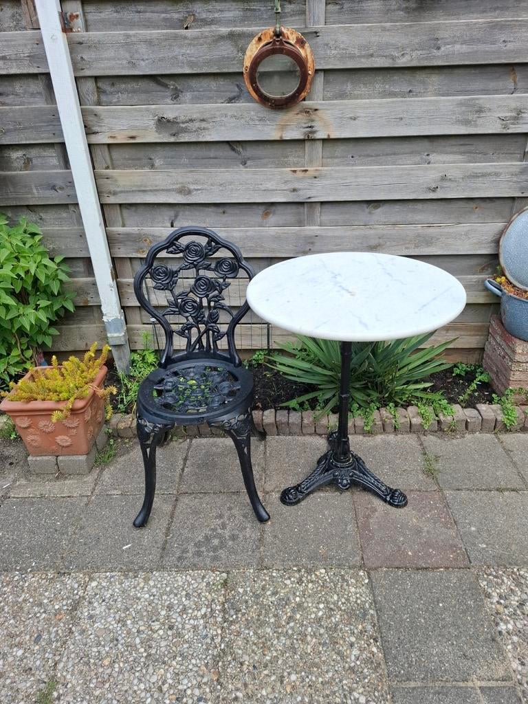 Tafel met een stoel, Ophalen, Overige materialen, Stoel, 2 zitplaatsen