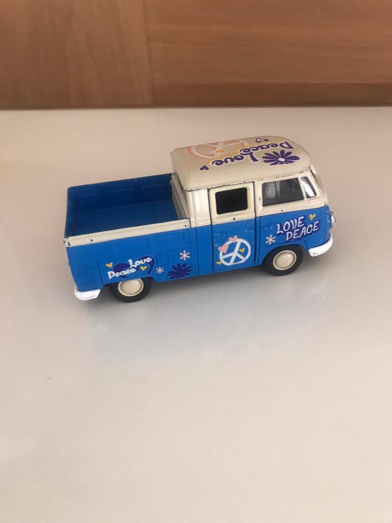 Volkswagen T1 pick bus met open laadbak en pullback motor, Ophalen