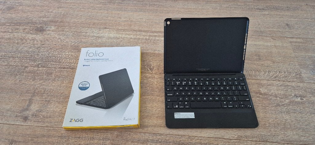 ZAGG Folio Backlit Tablet Keyboard Case for iPad Air 2, Gebruikt, Zwart, Apple iPad Air, 11 inch