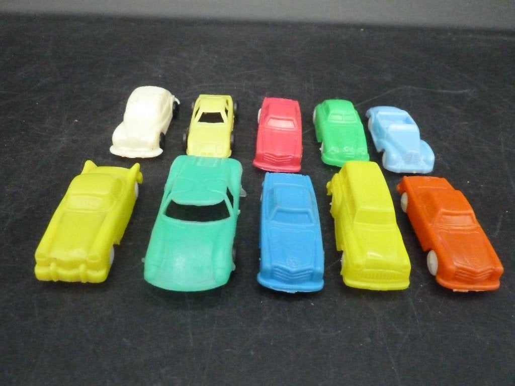 Partij van 10 stuks miniatuur plastic autootjes, Ophalen of Verzenden