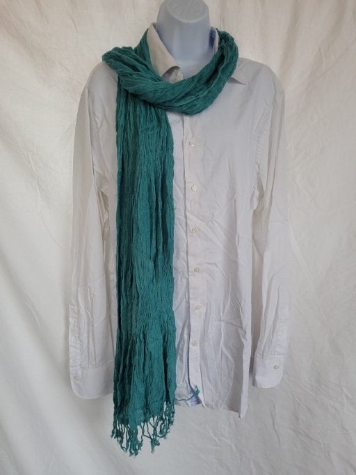 Mooie groene sjaal, gesmogd, 170x46 cm, Maat 38/40 (M), ., Ophalen of Verzenden, Zo goed als nieuw