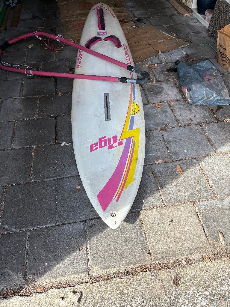Surfboard Tiga 260 Slalom met zeil mast en giek, Ophalen, Gebruikt