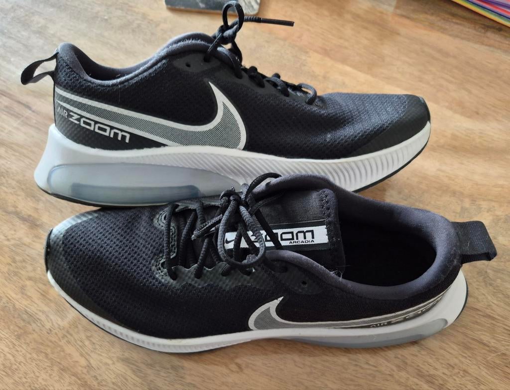 Nike Sportschoenen Maat 39, Sport en Fitness, Ophalen, Zo goed als nieuw, Overige typen, Nike