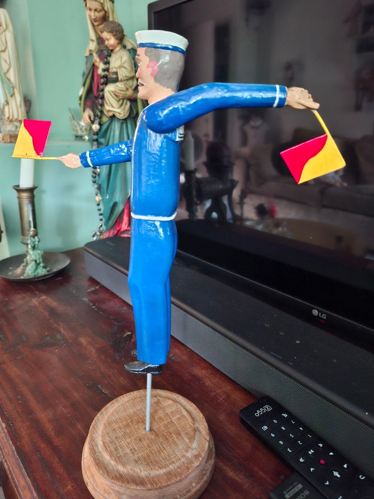 Handgemaakt houten zeeman beeldje met seinvlaggen, Ophalen, Gebruikt, Mens