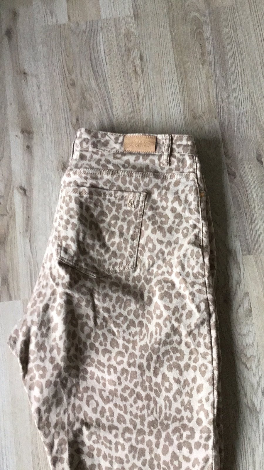 Studio Anneloes leopard jeans xl valt als maat 44, Beige, Maat 46/48 (XL) of groter, Nieuw, Ophalen of Verzenden