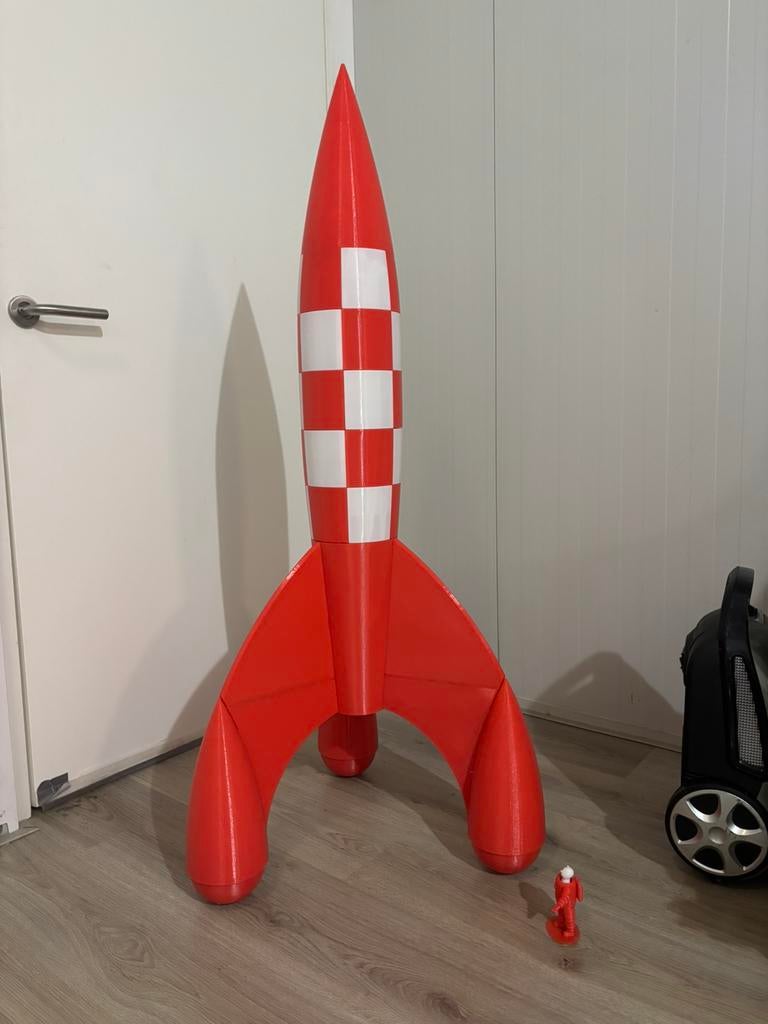 Kuifje stijl maanraket 125cm hoog 3d decoratie, Verzamelen, Beelden en Beeldjes, Ophalen of Verzenden, Zo goed als nieuw