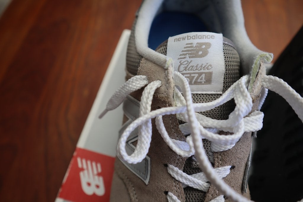 Heren New Balance 574 Classic beige maat 45,5 29,5 cm zgan, New Balance, Overige kleuren, Ophalen of Verzenden, Sneakers of Gympen
