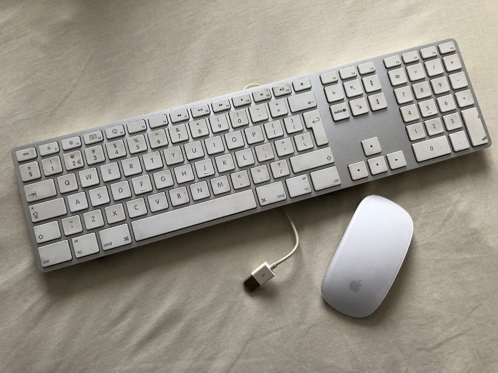 Apple Magic Keyboard and Mouse, Computers en Software, Ophalen of Verzenden, Zo goed als nieuw, Qwerty, Apple