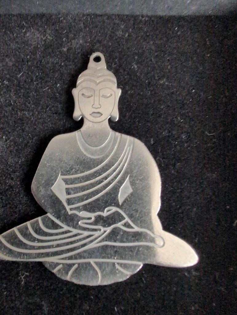 Zilverkleurige Boeddha Hanger - Meditatie Symbool, Sieraden, Tassen en Uiterlijk, Kettinghangers, Overige materialen, Gebruikt