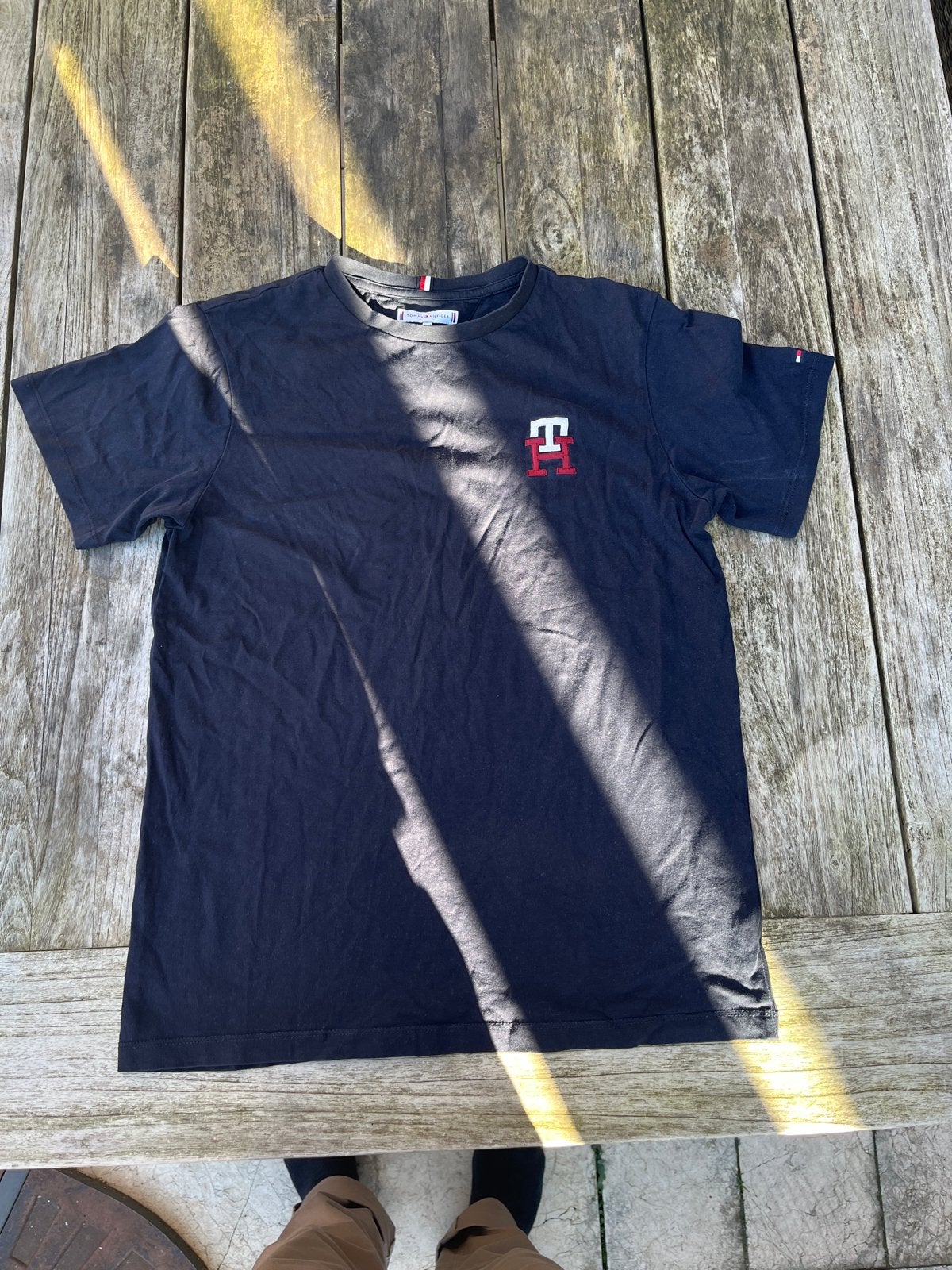 Tommy Hilfiger T-shirt maat 176 / 16Y, Ophalen of Verzenden, Gebruikt, Jongen of Meisje, Shirt of Longsleeve