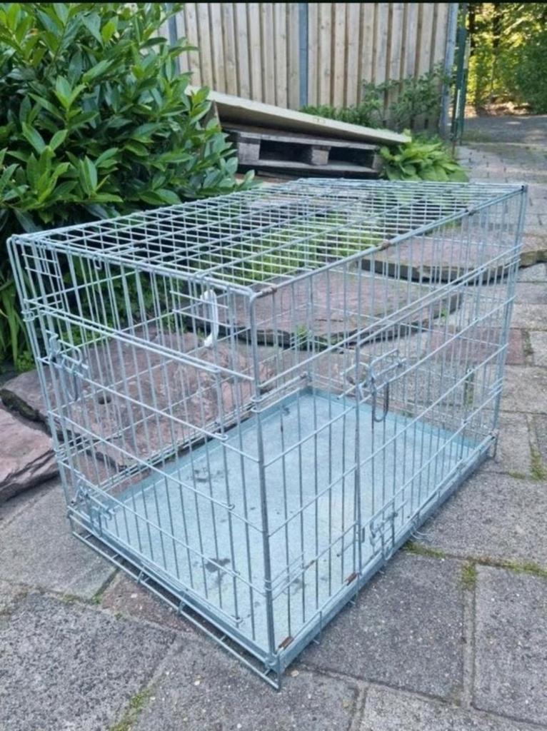 Keurige sterke en zeer riante hondenbench bench 79 lang 55br, Ophalen of Verzenden, Zo goed als nieuw